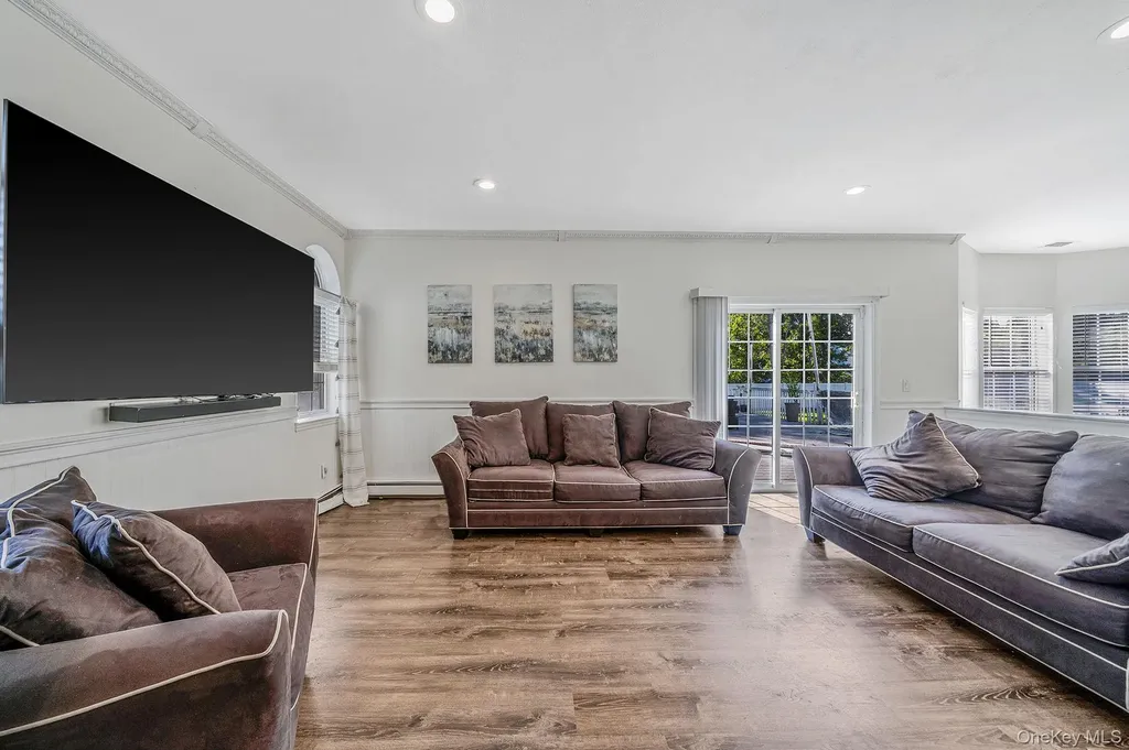 3 Embassy Road Selden NY 11784