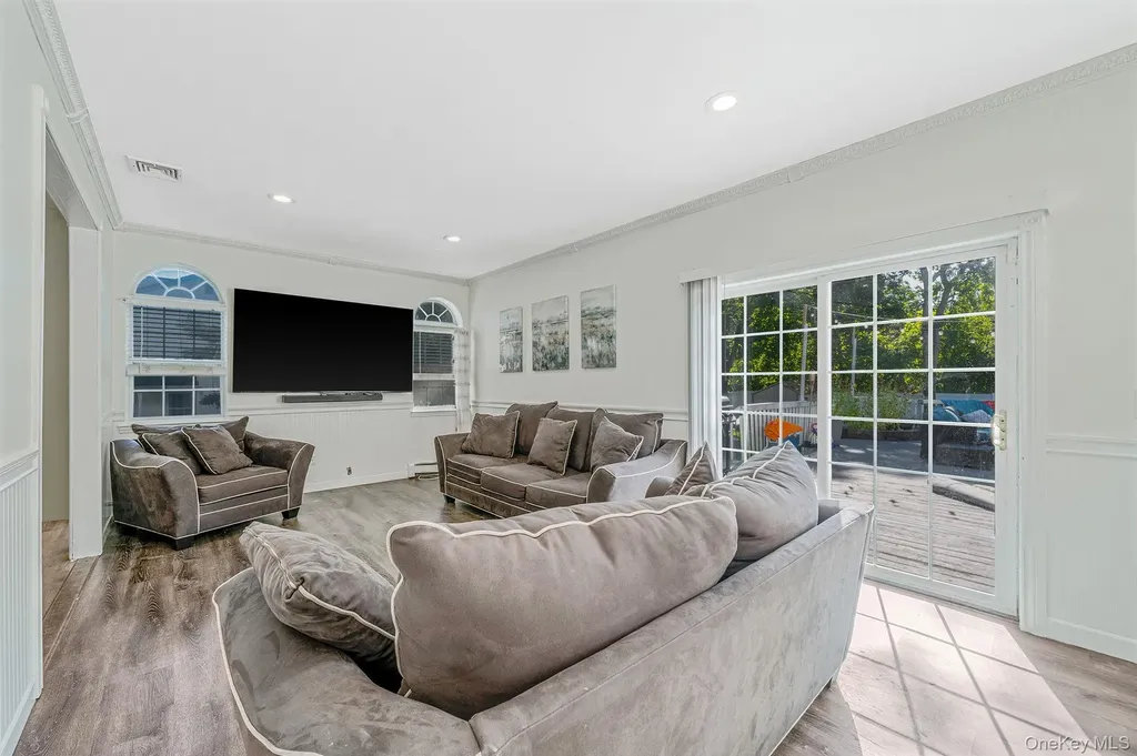 3 Embassy Road Selden NY 11784