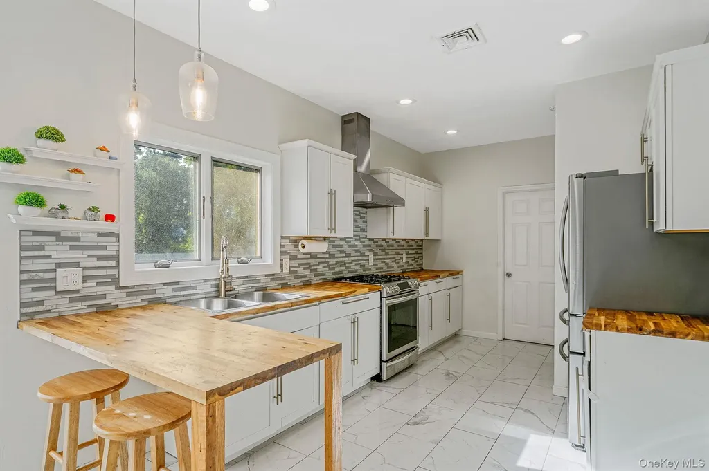 3 Embassy Road Selden NY 11784