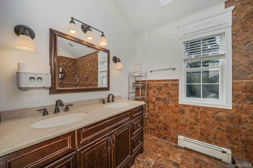 3 Embassy Road Selden NY 11784