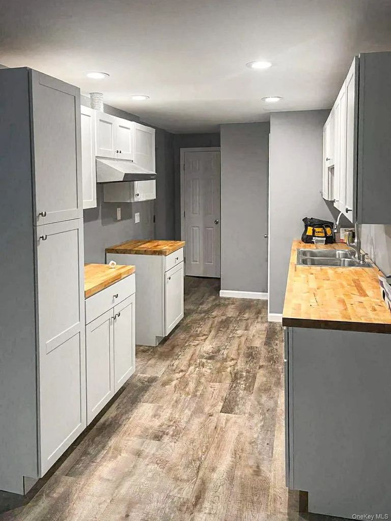 3 Embassy Road Selden NY 11784