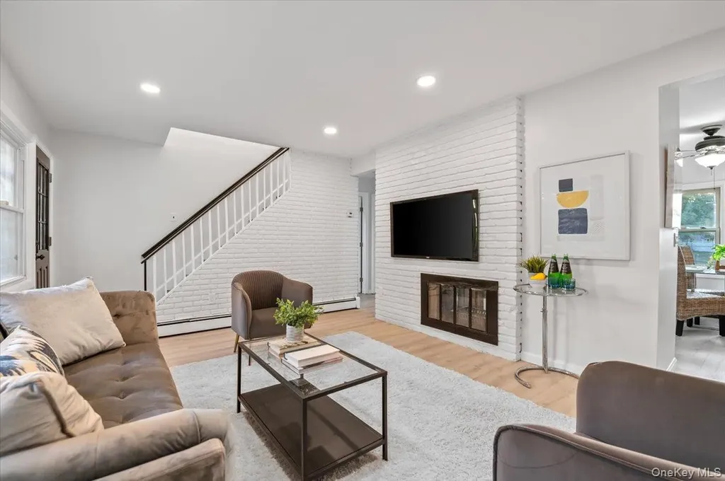 119 Hamlet Road Levittown NY 11756