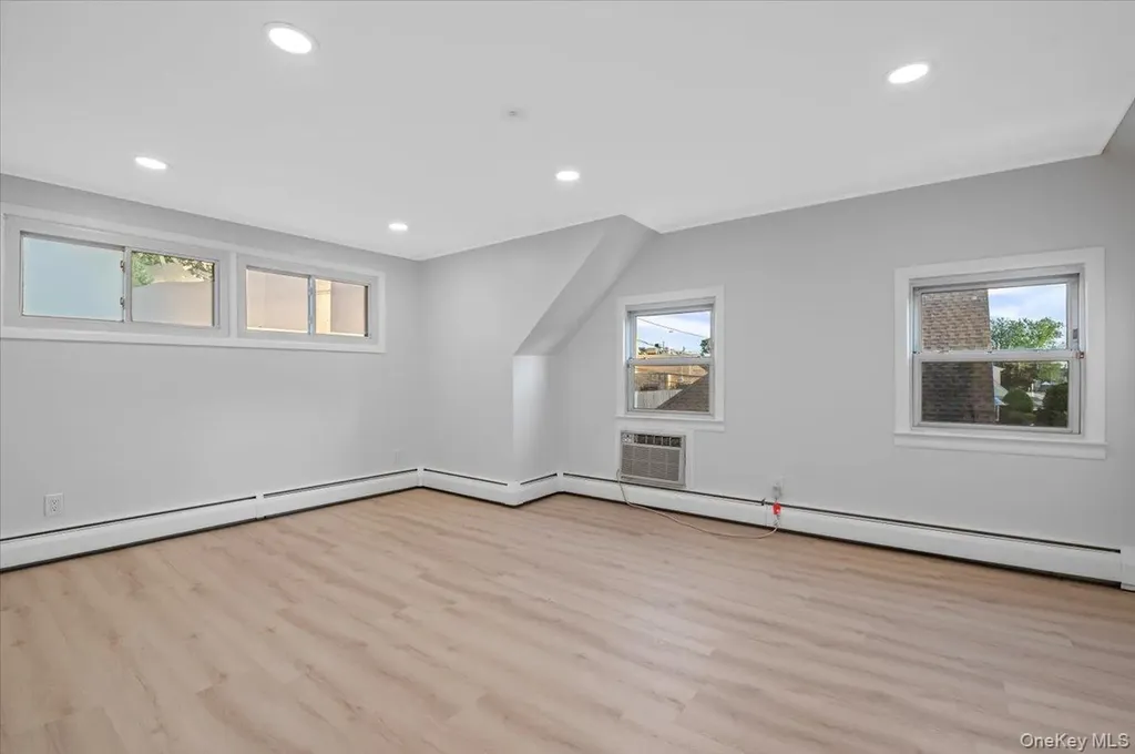 119 Hamlet Road Levittown NY 11756