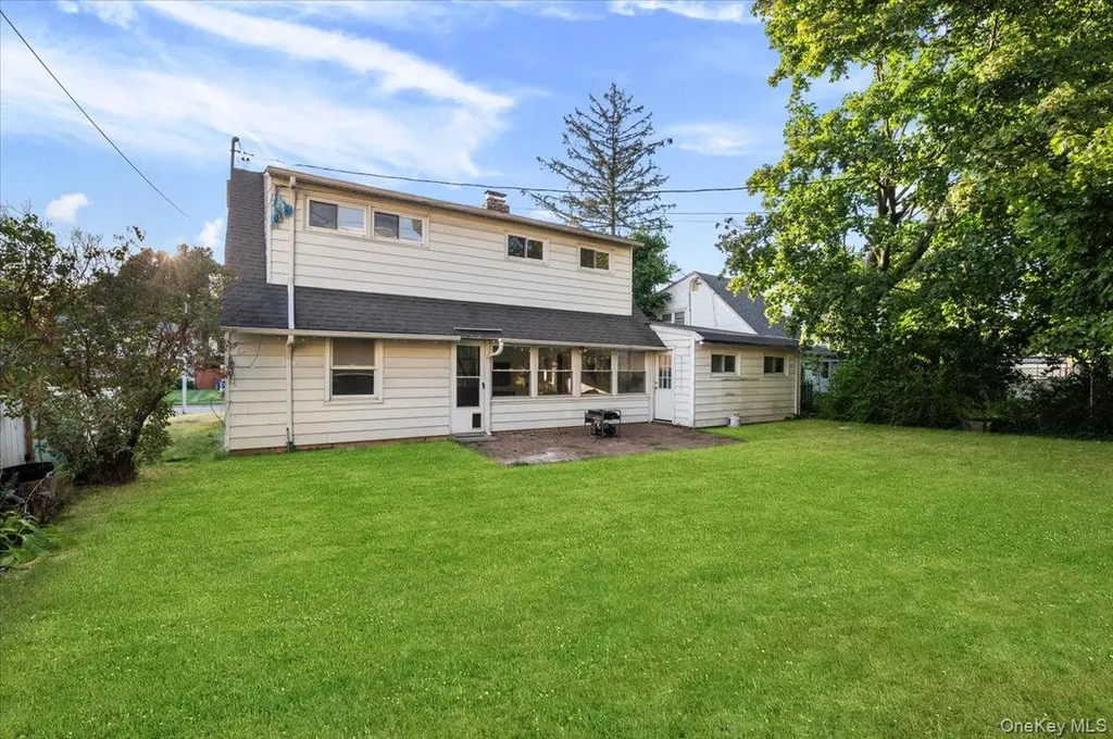 119 Hamlet Road Levittown NY 11756