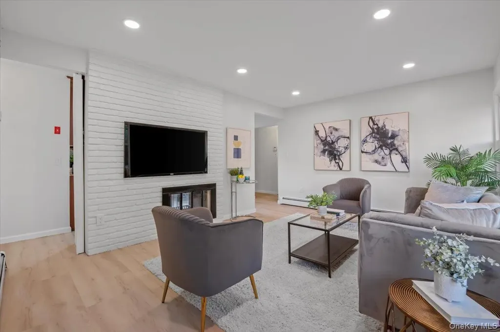 119 Hamlet Road Levittown NY 11756