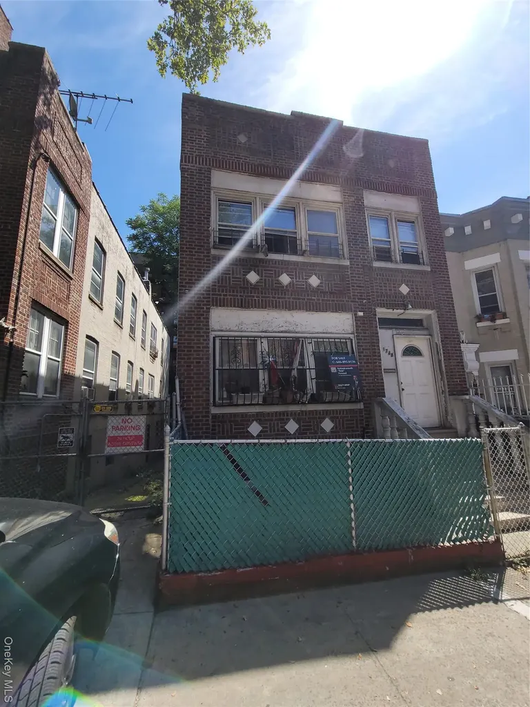 1748 Eastburn Avenue Bronx NY 10457