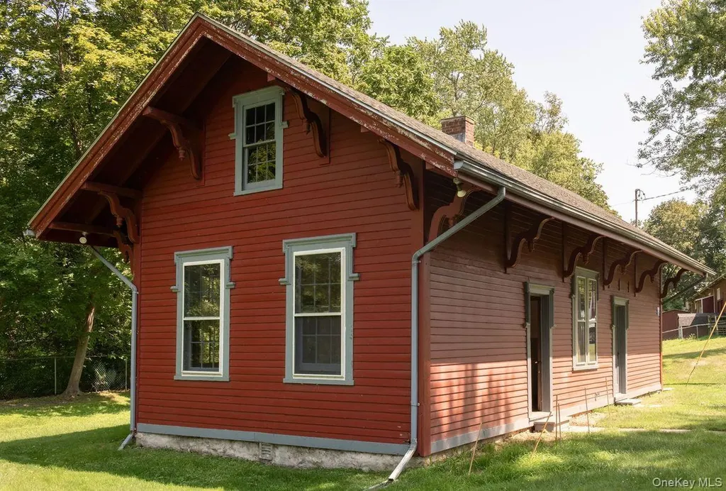 33 Maple Avenue Claverack NY 12513