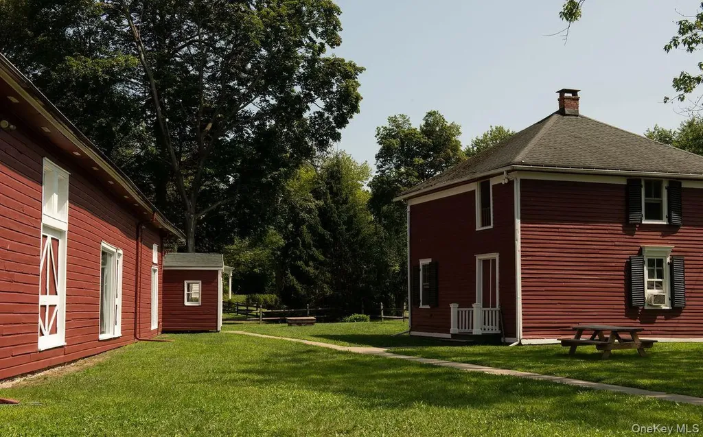 33 Maple Avenue Claverack NY 12513