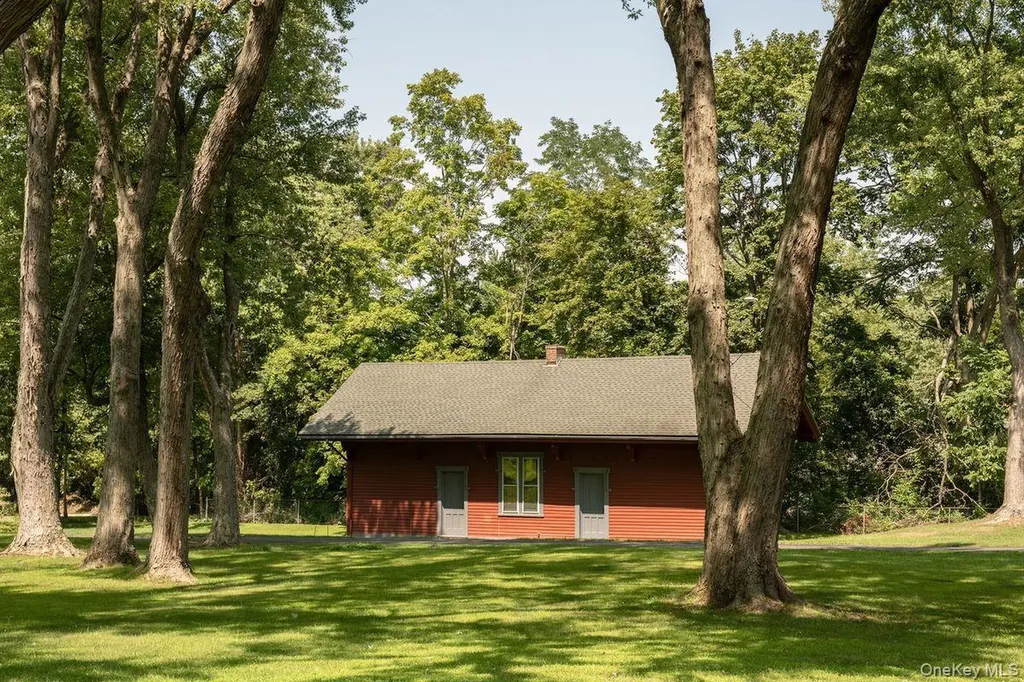 33 Maple Avenue Claverack NY 12513