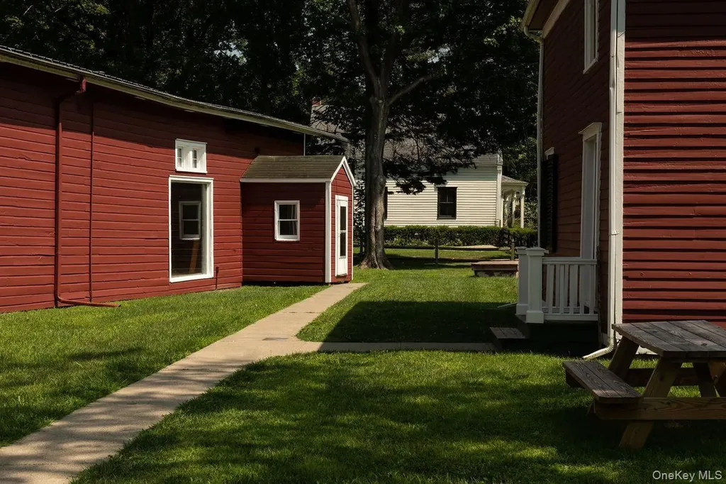 33 Maple Avenue Claverack NY 12513