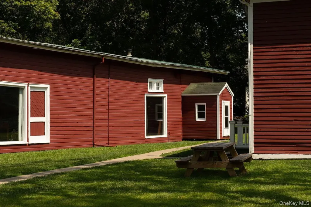 33 Maple Avenue Claverack NY 12513