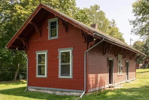 33 Maple Avenue Claverack NY 12513