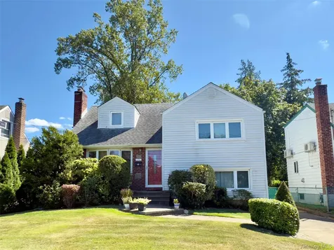 175 San Juan Avenue Albertson NY 11507