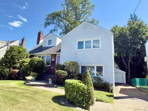 175 San Juan Avenue Albertson NY 11507