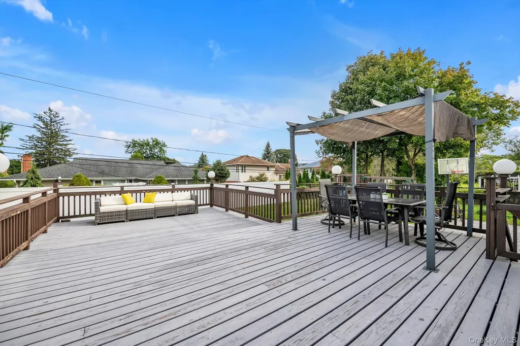 12 Julliard Drive Plainview NY 11803