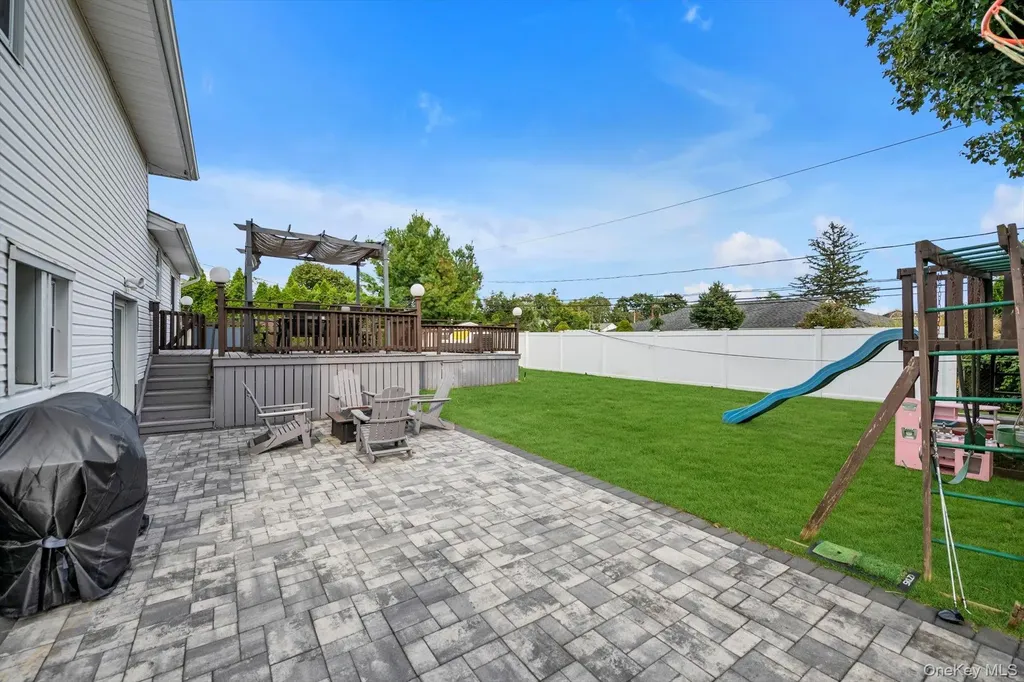 12 Julliard Drive Plainview NY 11803