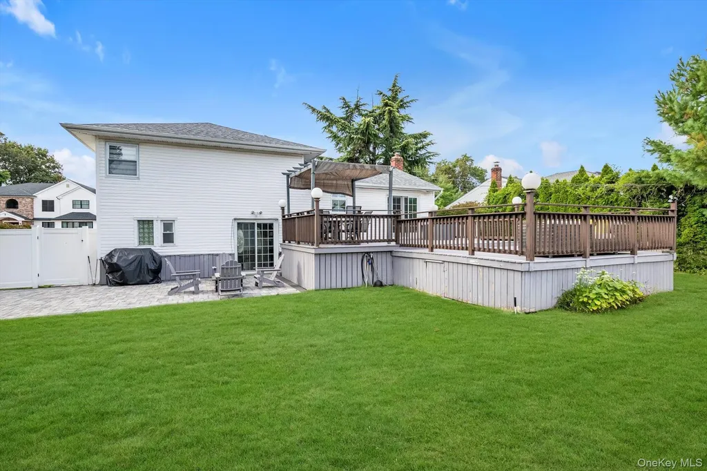 12 Julliard Drive Plainview NY 11803