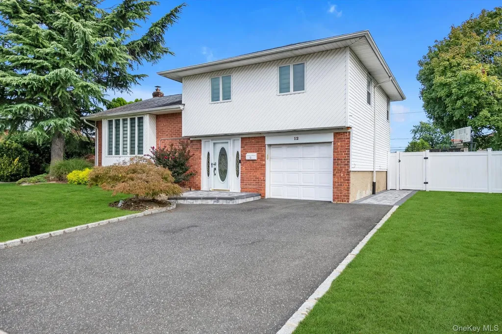 12 Julliard Drive Plainview NY 11803