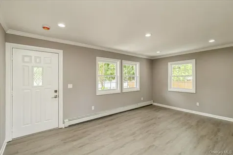 509 Hampton Avenue Bellport NY 11713