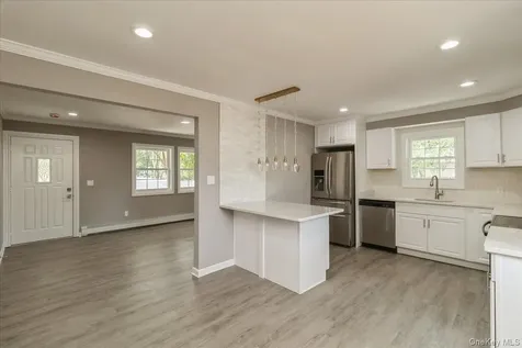 509 Hampton Avenue Bellport NY 11713