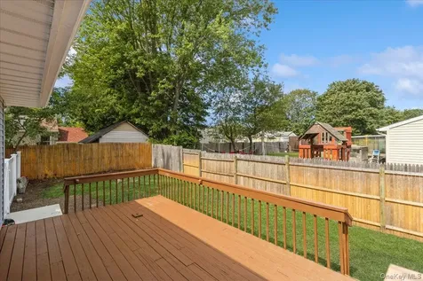 509 Hampton Avenue Bellport NY 11713