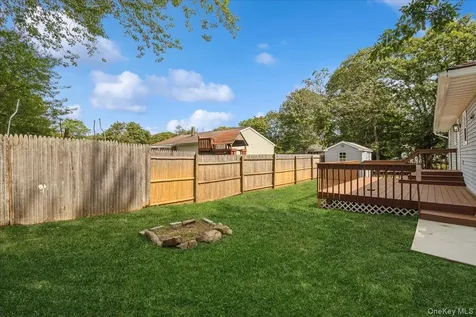 509 Hampton Avenue Bellport NY 11713