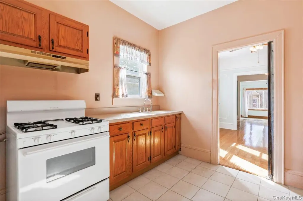 2871 Zulette Avenue Bronx NY 10461