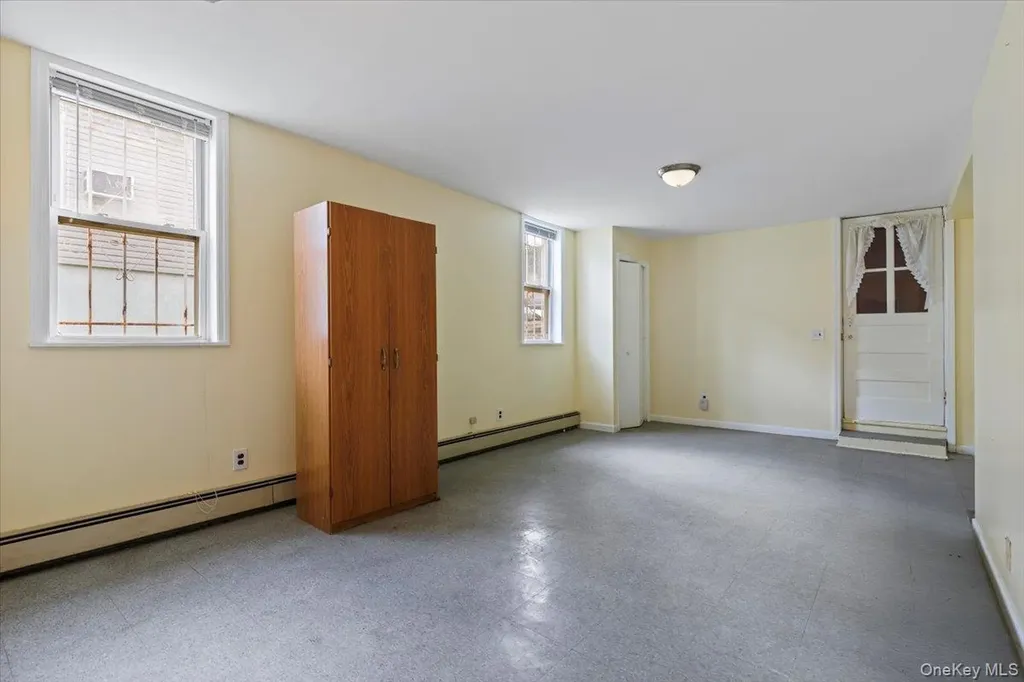 2871 Zulette Avenue Bronx NY 10461