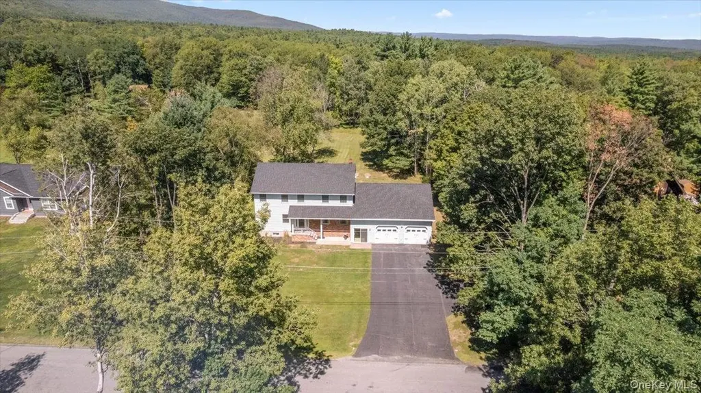 29 Stone Mountain Road Cairo NY 12473