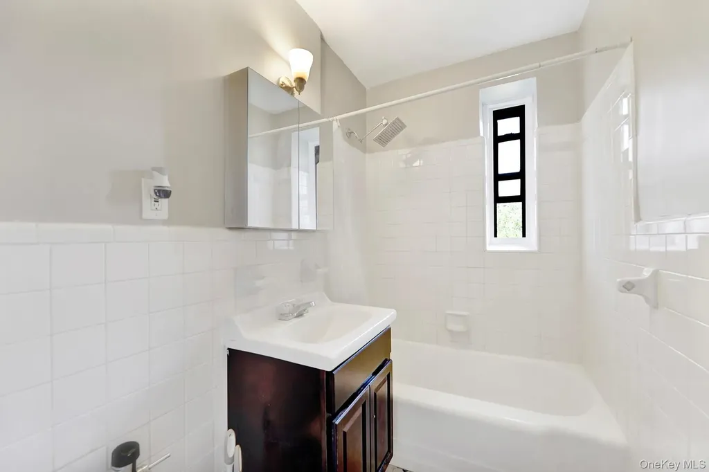 285 E 35th Street Brooklyn NY 11203