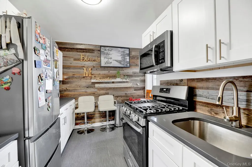 285 E 35th Street Brooklyn NY 11203