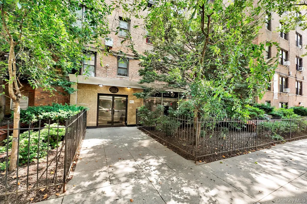 285 E 35th Street Brooklyn NY 11203