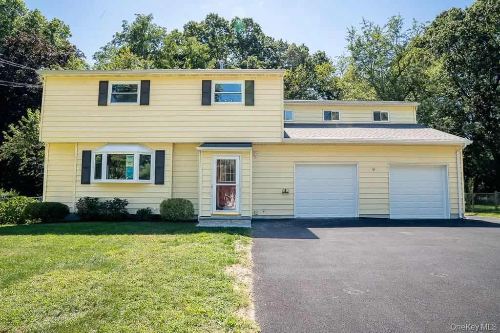 25 Robin Road Poughkeepsie NY 12601