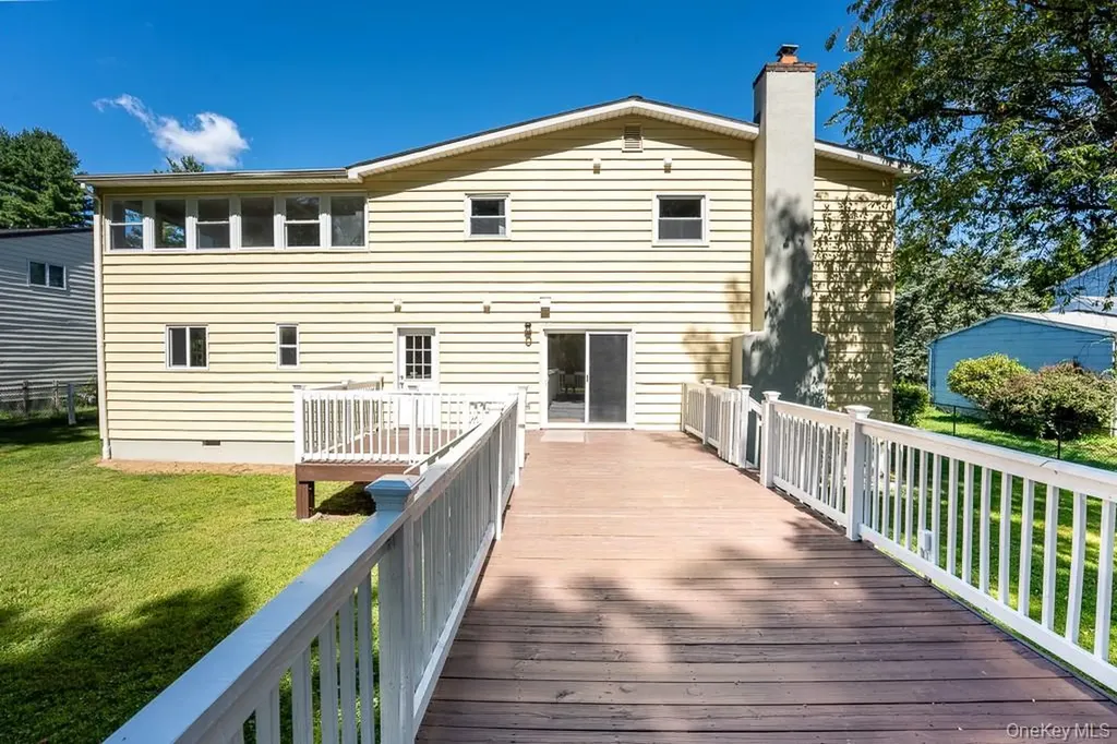 25 Robin Road Poughkeepsie NY 12601