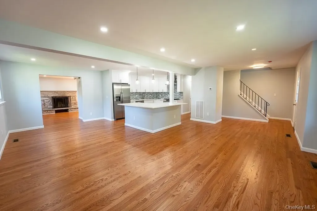 25 Robin Road Poughkeepsie NY 12601