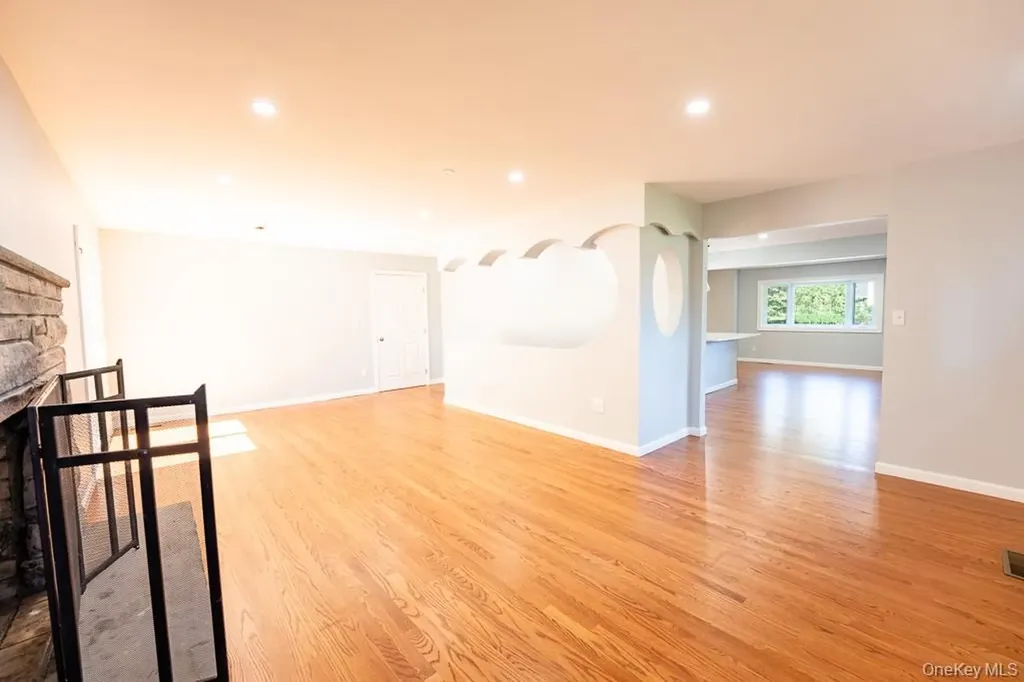 25 Robin Road Poughkeepsie NY 12601