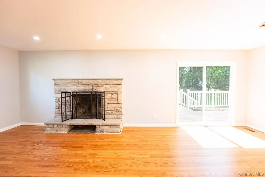 25 Robin Road Poughkeepsie NY 12601