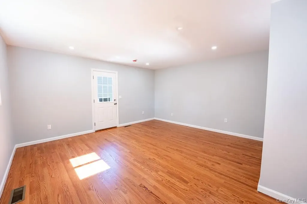 25 Robin Road Poughkeepsie NY 12601