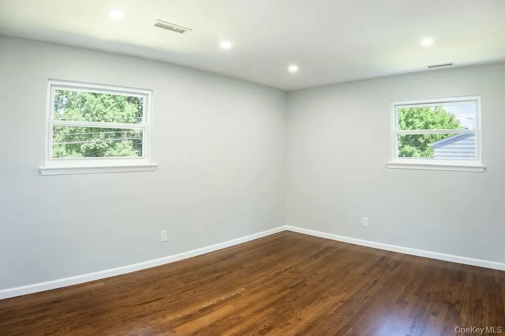 25 Robin Road Poughkeepsie NY 12601
