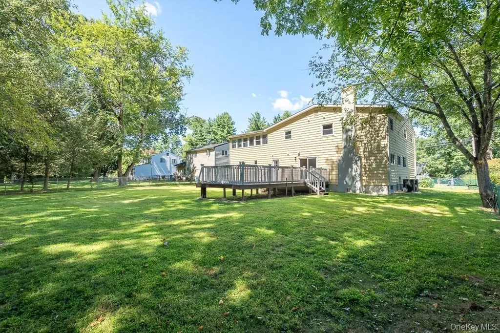25 Robin Road Poughkeepsie NY 12601