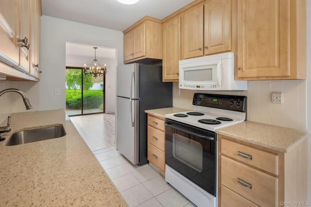 30 Rambling Brook Road Chappaqua NY 10514