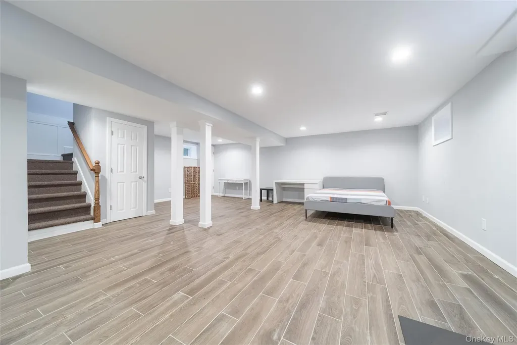 22 Andover Lane Manhasset NY 11030