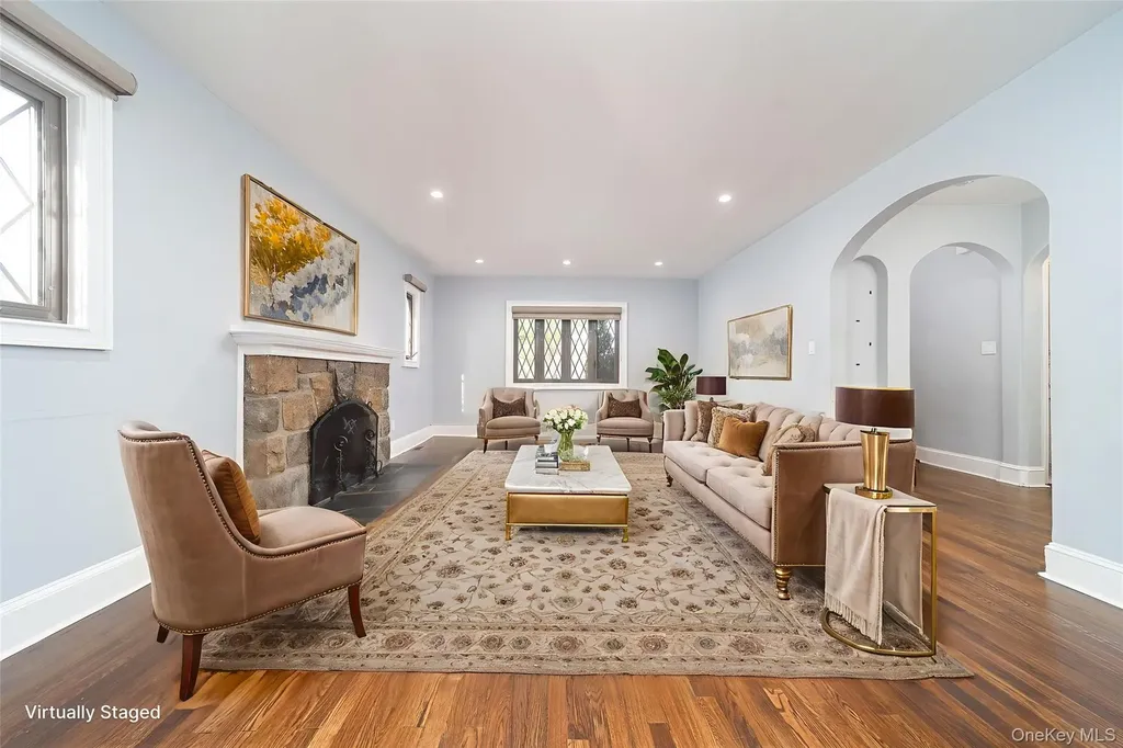 22 Andover Lane Manhasset NY 11030