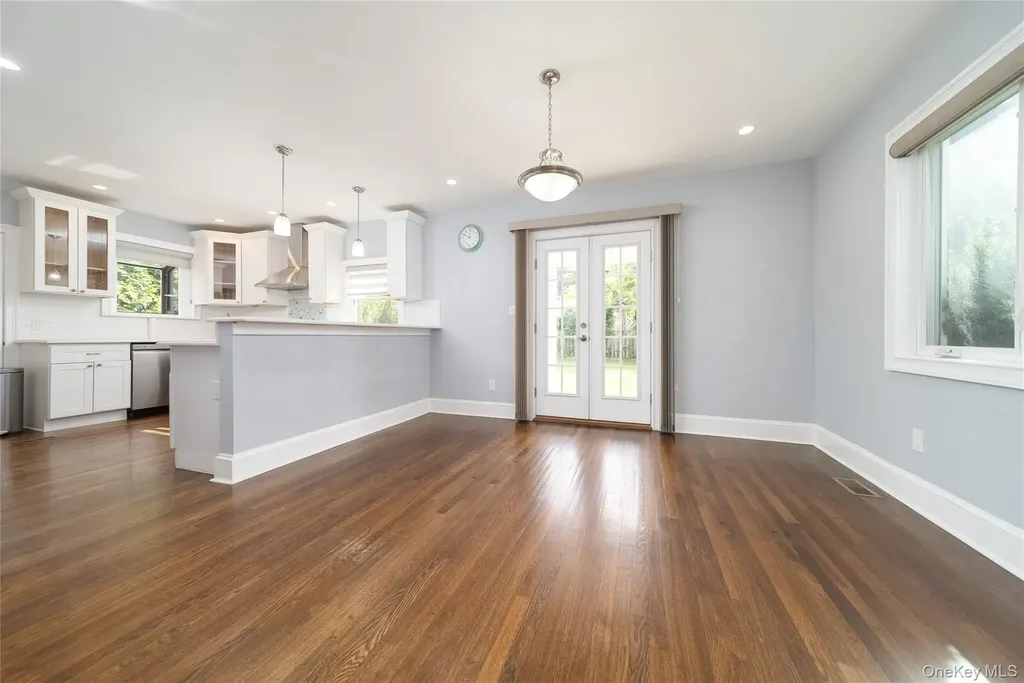 22 Andover Lane Manhasset NY 11030