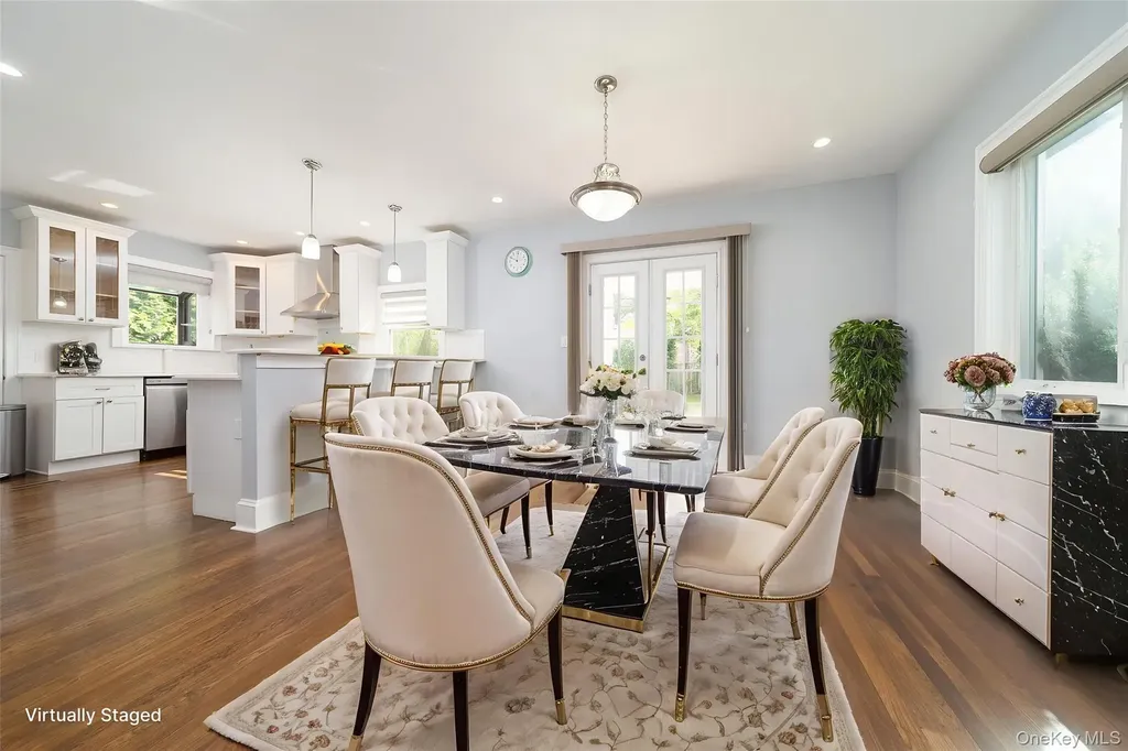 22 Andover Lane Manhasset NY 11030