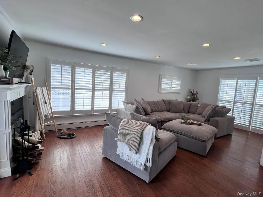 71 Boyd Street Long Beach NY 11561
