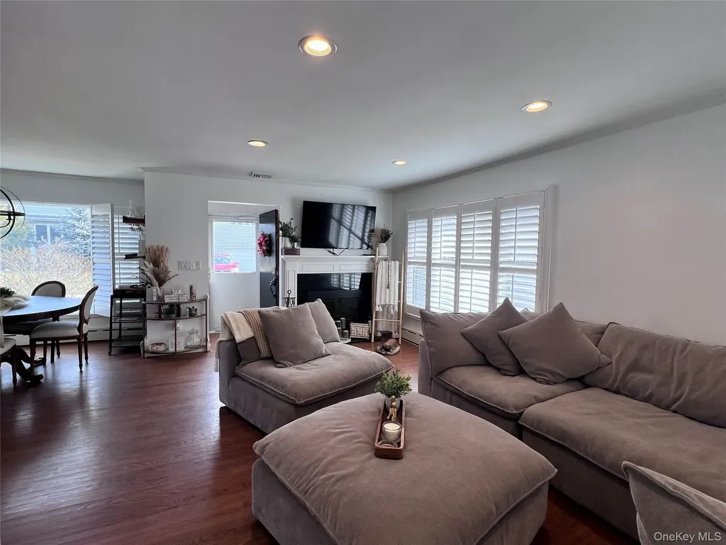 71 Boyd Street Long Beach NY 11561