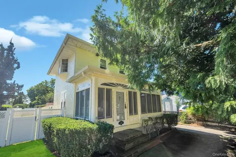 2780 Natta Boulevard Bellmore NY 11710