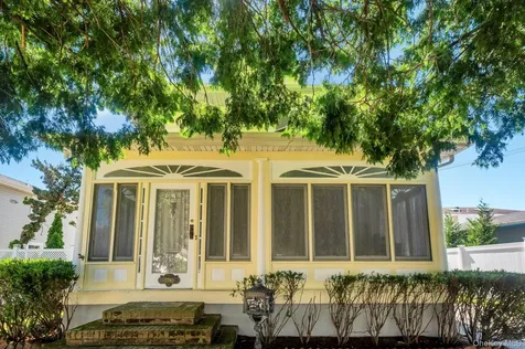 2780 Natta Boulevard Bellmore NY 11710