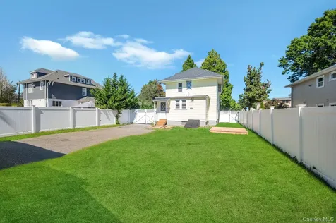 2780 Natta Boulevard Bellmore NY 11710